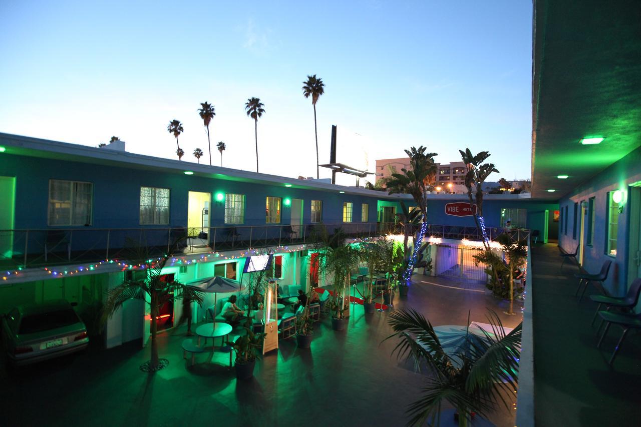 Banana Bungalow Hollywood Hotel & Hostel Los Angeles Exterior photo